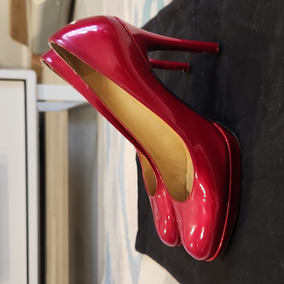 Stuart Weitzman pumps size 6 - Picture 4 of 5